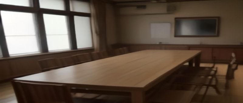 华体会体育足球赛事直播画面，绿茵场上两队球员激烈争抢，主场灯光璀璨，科技蓝界面叠加实时比分数据